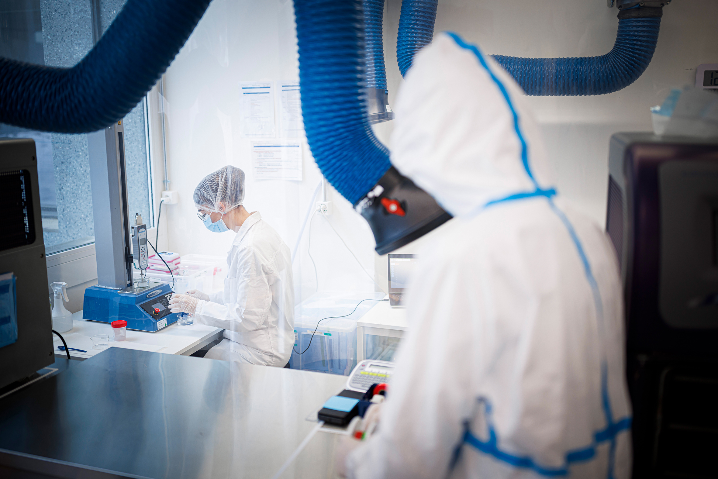 Cleanroom laboratory work